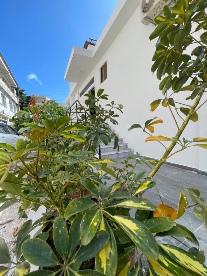 Sun And Sea Apartment Saranda Buitenkant foto