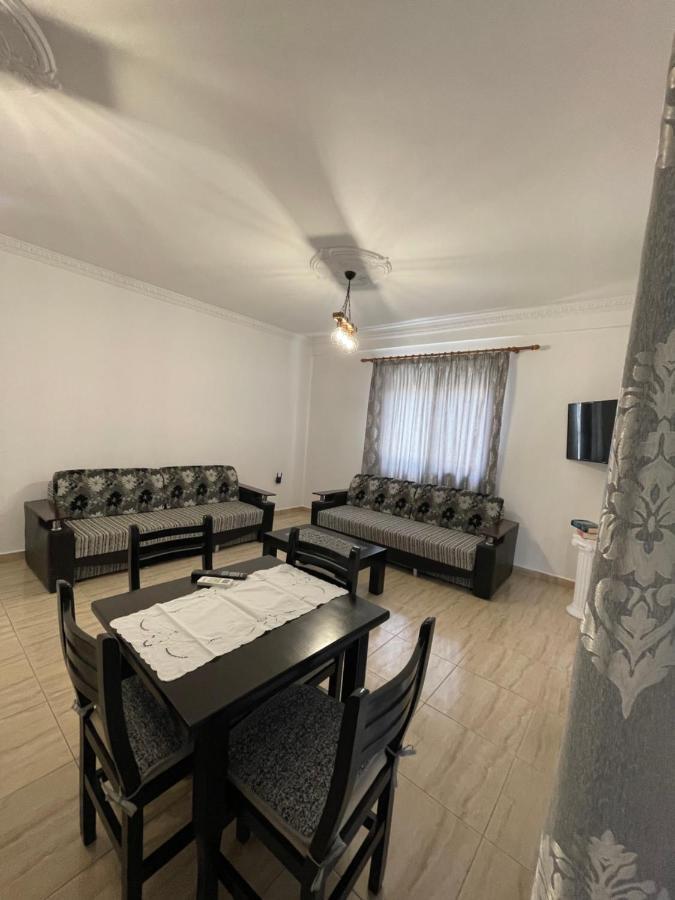 Sun And Sea Apartment Saranda Buitenkant foto
