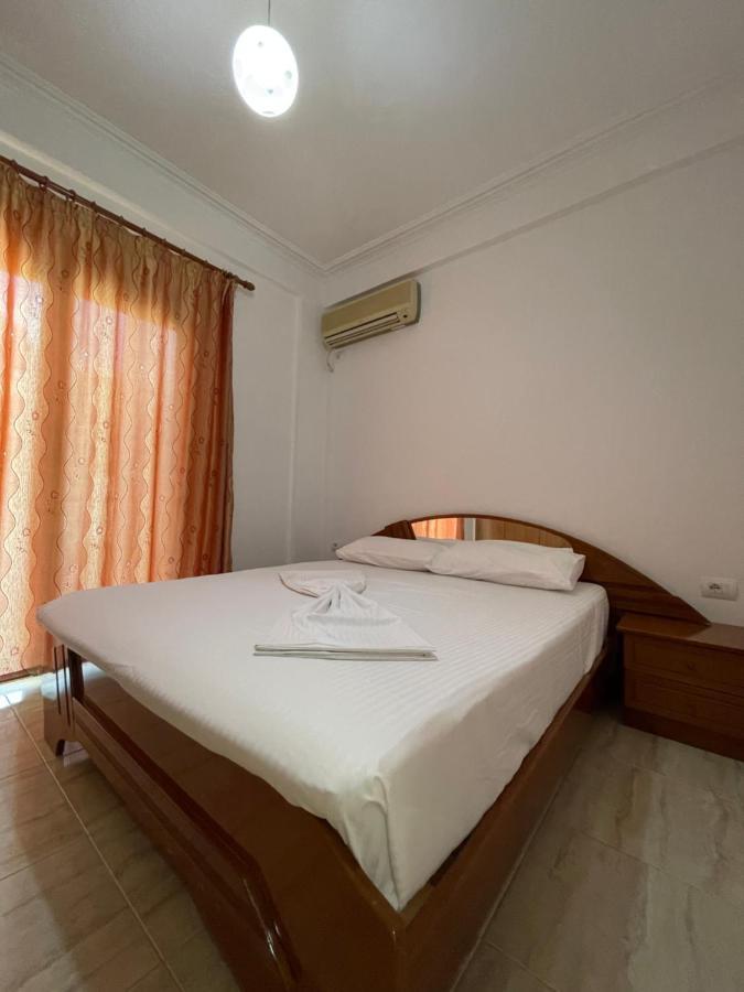 Sun And Sea Apartment Saranda Buitenkant foto