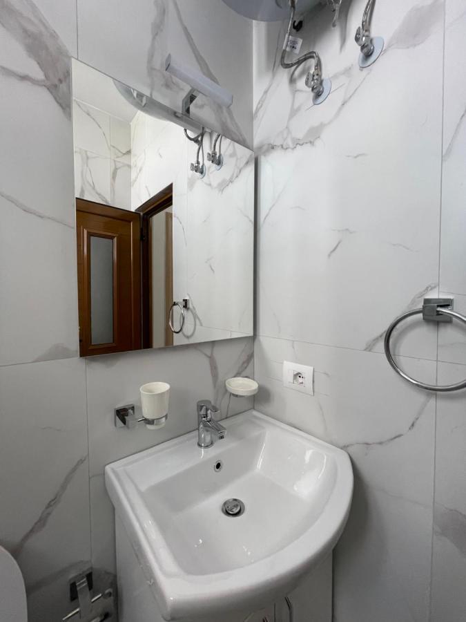Sun And Sea Apartment Saranda Buitenkant foto