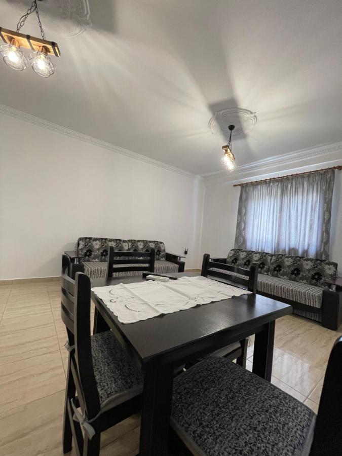 Sun And Sea Apartment Saranda Buitenkant foto