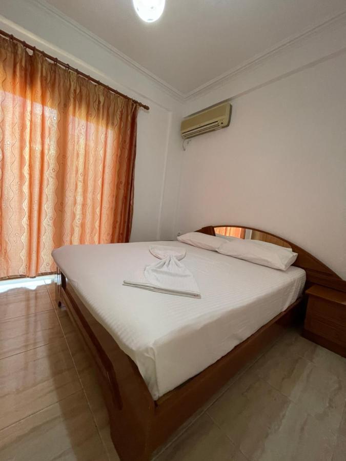 Sun And Sea Apartment Saranda Buitenkant foto