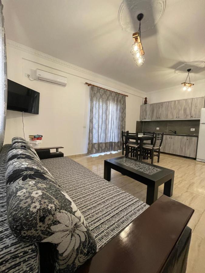 Sun And Sea Apartment Saranda Buitenkant foto