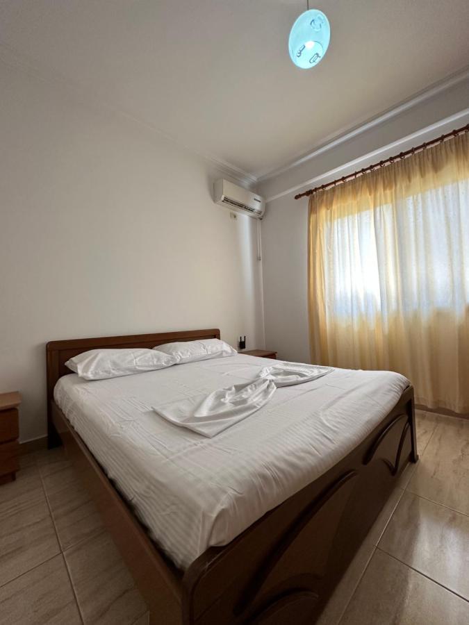 Sun And Sea Apartment Saranda Buitenkant foto