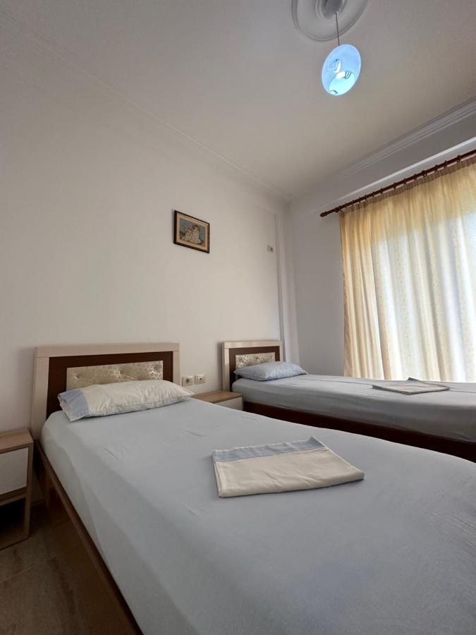 Sun And Sea Apartment Saranda Buitenkant foto