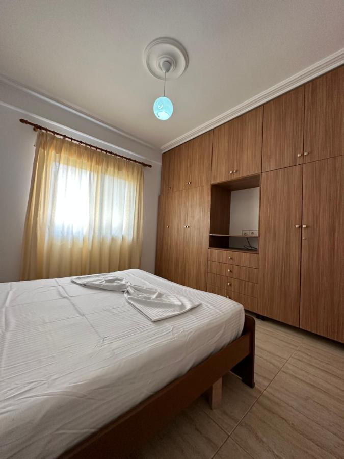 Sun And Sea Apartment Saranda Buitenkant foto