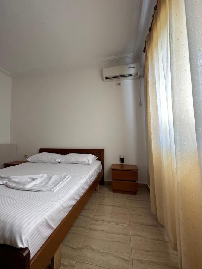 Sun And Sea Apartment Saranda Buitenkant foto