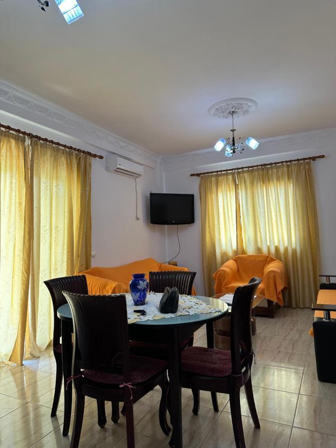 Sun And Sea Apartment Saranda Buitenkant foto