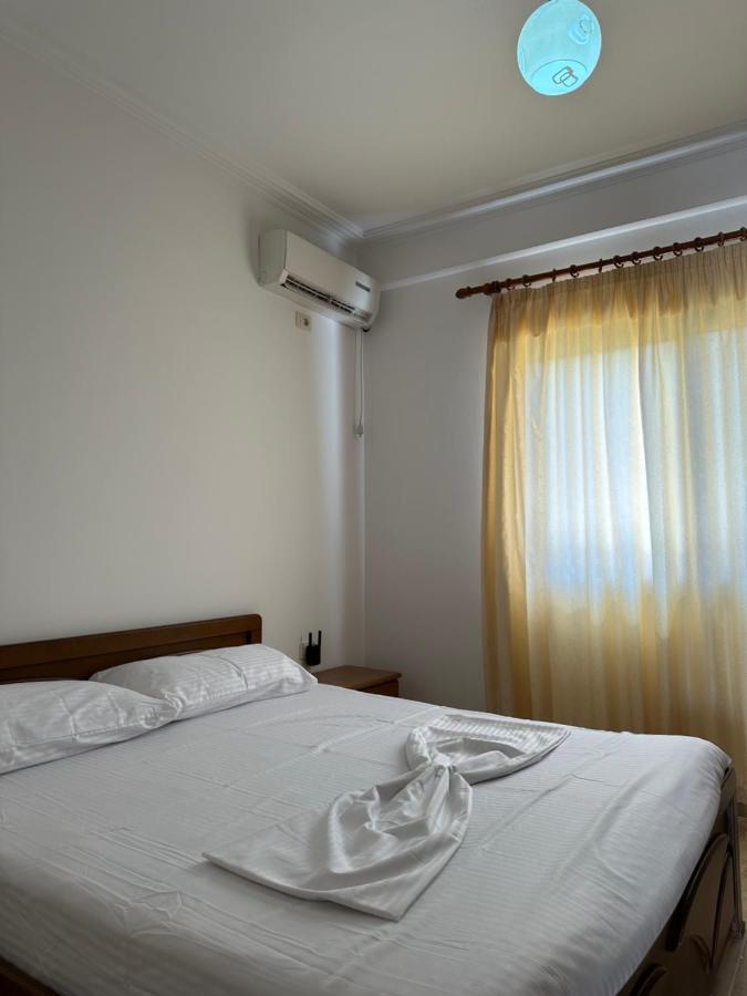 Sun And Sea Apartment Saranda Buitenkant foto